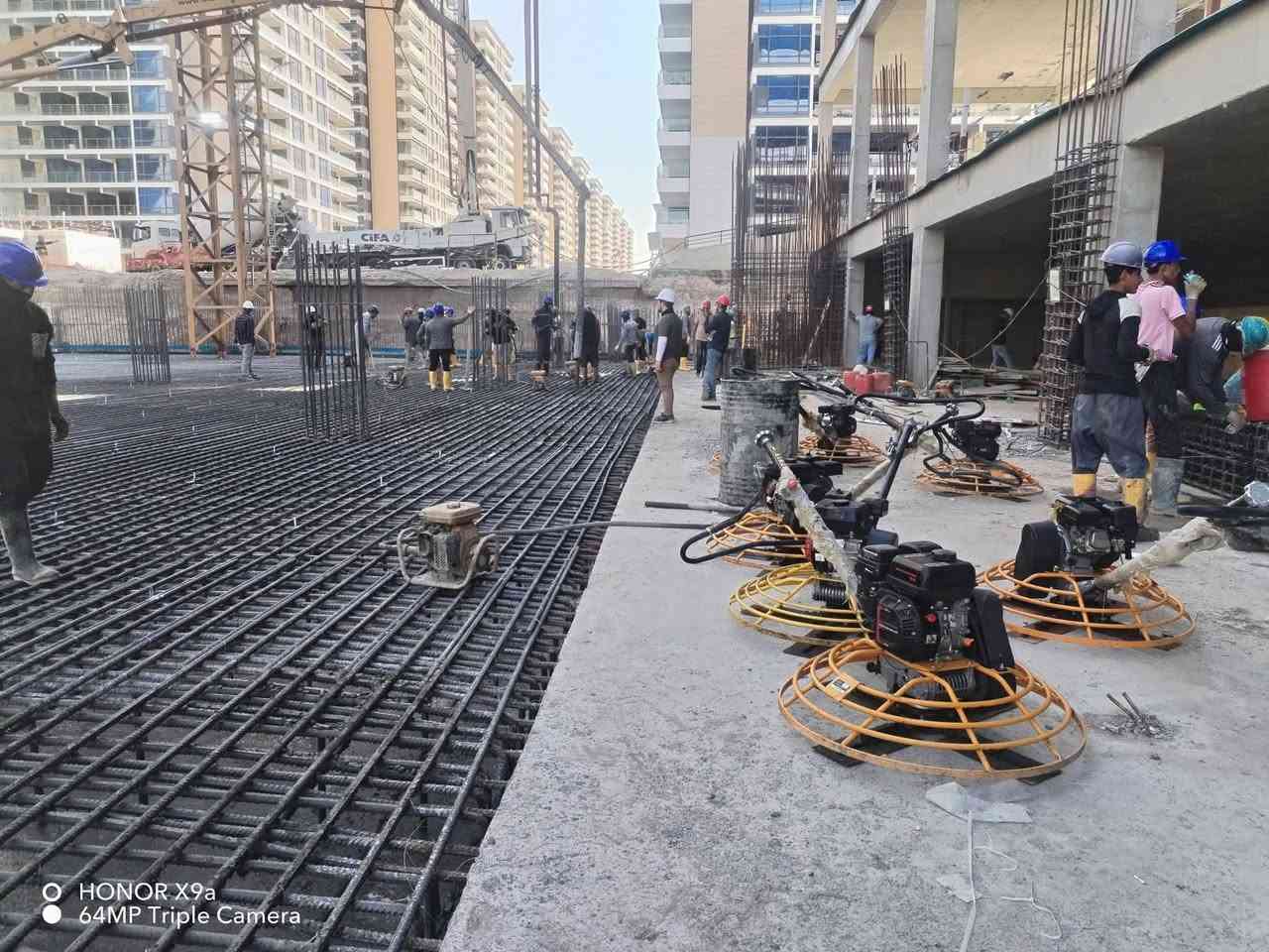 بسم الله الرحمن الرحيم ((كادر عمل)) 
مستعدين للصب وصقل الارضيات والجملونات وساحات ستام كونكريت وسقل الهليكوبتر  لكافة شوارع  حكوميه  والدوائر الحكومية والأهلية.ومحطات وقود     وتقطيع جوينات بالكتر  
كادرنا متواجد للعمل في جميع محافظات العراق وباسعار تنافسية.. ويوجد ضمن العمل مهندس 

* للاستفسار وطلب العمل، مراسلة الصفحة على الماسنجر/
او الاتصال على الارقام التالية: ***********

***********
