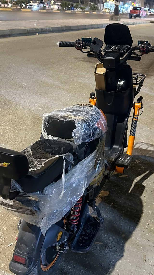 سلام عليكم دراجه شحن R9s للبيع مديل 2026 نضيف احله من صوره كهربائيات كلها شغاله
5 بطاريات
حساسات مفتاح وبصمه وكارت
إنذار مكاني وملف 2000
غراضها كلها موجوده
دواسات البايدر لسه مامفتوح ولمرايات نفس الشي مكان كربلاء قبل نهاية شارع الجاير
السعر 500 وبيها مجال بسيط الاستفسار خاص


**إذا كنت صاحب هذا الإعلان وتريد حذفه لأي سبب، رجاءا أرسل رسالة إلى الدعم الفني**