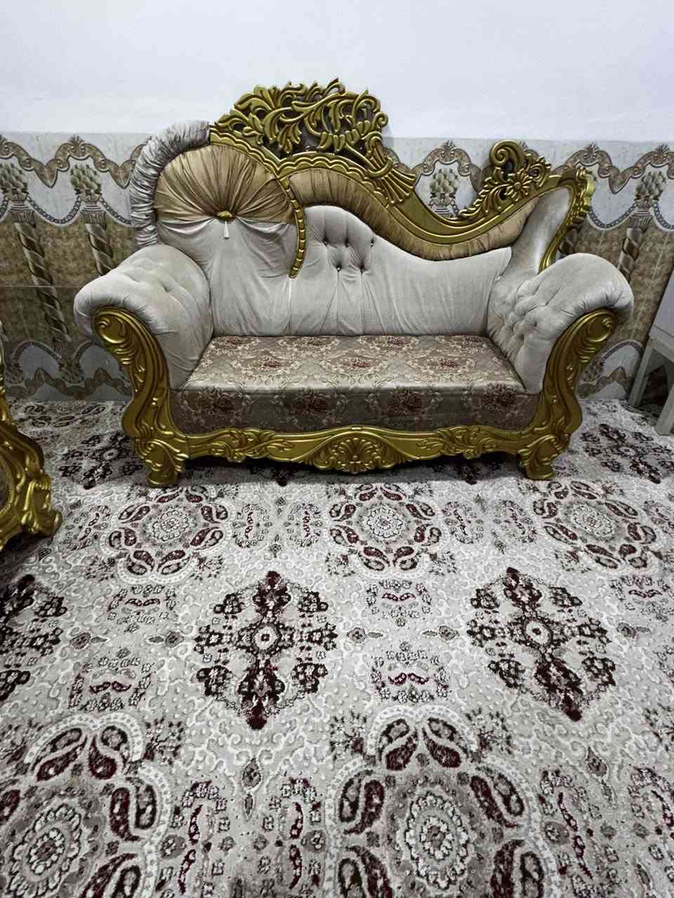 سلام وعليكم قنفات للبيع نضيفات كلش ويه 5 مخاد السعر 350 مامتواجد على نت الرقم ***********
