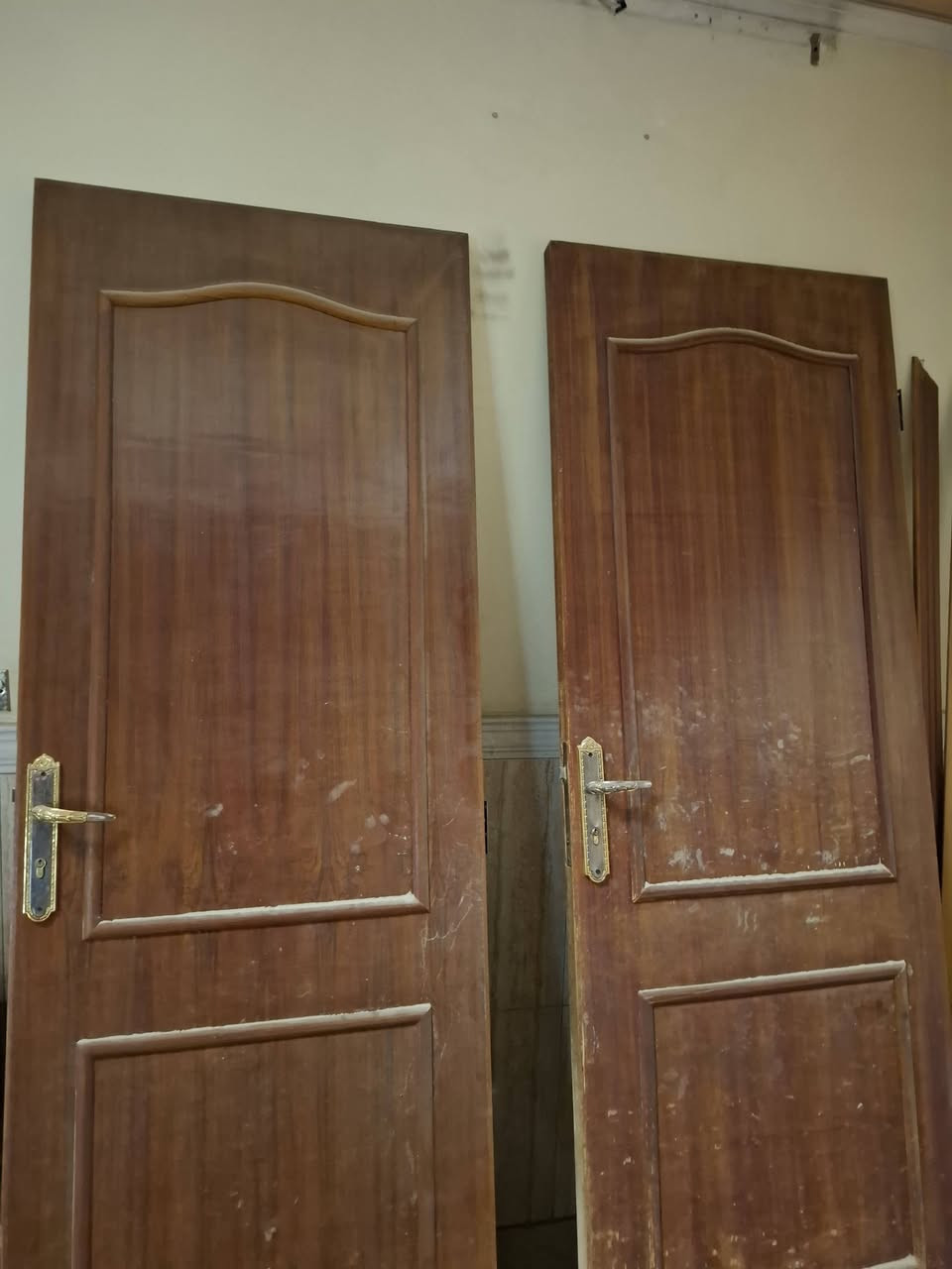 السلام عليكم
أبواب ٣ مع جرجوبه ٣ لبيع 
مكاني بغداد السيديه 
***********
