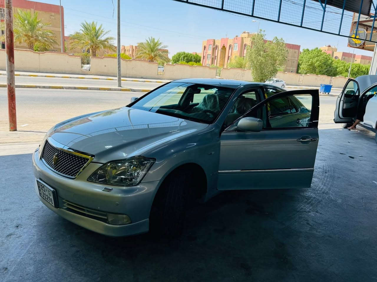 للبيع تويوتا كراون شاهينة 
رقم سليمانيه  انكليزي
تريد وكاله تريد مداور  
اللون  بحري
شاصي (82)‎
بصمة تشغيل + 5بصمات
دواخل  بيجي
‎4دكم
‎ويل كروم 18 الاصلي
 ‎بردة 2 +خلفه
تبريد3 قطع 
‎تلفزيون
كامرة دوارة اصلية
‎مانع انزلاق+Abs
‎مثبت سرعة
Gpsملاحة 
‎تحكم ستيرن
‎لحايا امامي و خلفي و جانبي اصل
‎سبايدر خلفي اصل
‎  اريل امامي وخلفي اصلي  
‎قواعد ضوئية اصلية
‎شباك نيكل اصلي 
كشن كهربائي 
‎مري شفط 
تحويرتها فوك وجوه نجف 
‎السيارة جاهزة حدادية وكير ومحرك و مكفولة من الكص و الحادث و العيب الشرعي
عنواني بالنجف 
السعر 163
***********
