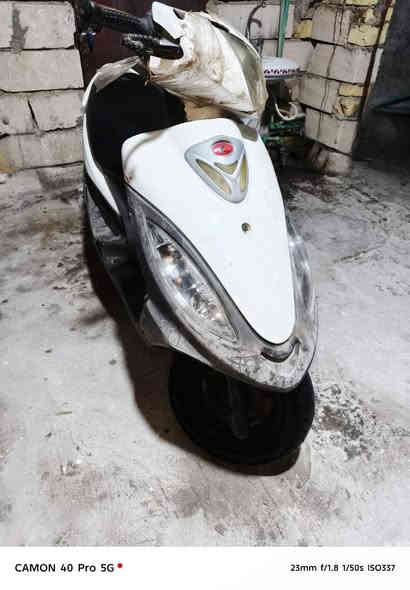 كامكو V2 نضيفه الدراجه مفتوحه 
عطلانه وضاله بل بيت 
كفراتها مختمه بلاد 
عداده 140 
الدراجه رخيصه كلش 250 وبيه مجال قليل 
رقمي فقط وأتساب (***********)
