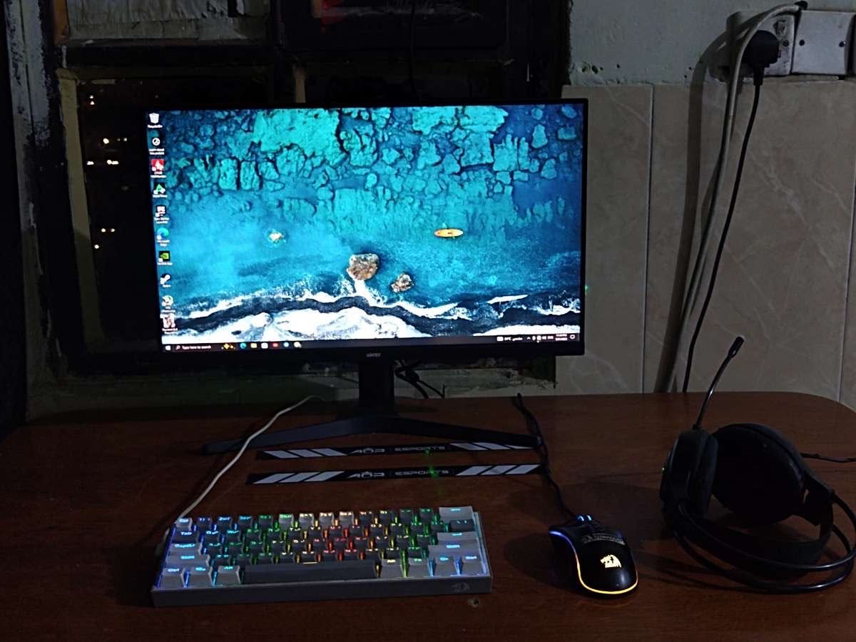 السلام عليكم تجميعه قويه بسعر جدا مناسب للبيع 

الكيس : 1660 SUPER 6GB 

ram 16 

m.b asus p9d wd 

I7 4770 3.4 

هارد ssd 128 

وهارد ميكانيكي 1.5 تيرا ونص 

بور سبلاي msi 650W 

كيس بحاله ممتازه والاداء والحراره كدامكم 

الشاشه فورتكس جديده مصار الها شهر يمي 165 هيرتز الوانها عالم ثاني اجمل شاشه جربتها بحياتي كارتونتها موجوده 

يو بي اس 1500 ايضا جديد صارله اقل الشهر ينطيك 45 دقيقه الى ساعه لعب متواصل كارتونته موجوده 

سعر الكيس 375 الف فقط وماكو هيج مواصفات بهيجي سعر لاكني متوازي شويه لا اكثر ولا اقل 

سعر الشاشه 125 الف 

اليو بي اس 50 الف 

لماوس ولكيبورد ريد دراكون اصليات ولسماعه عاديه مو ماركه معروفه 

سعرهن 45 الف 

مكاني بغداد بلديات 

***********
