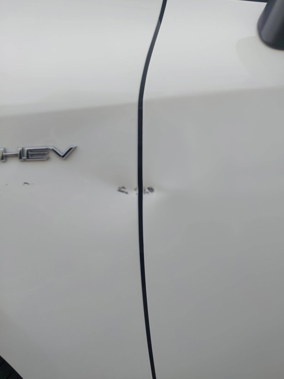 تويوتا كورولا  2025 hybrid فول مواصفات شكل الامريكي المرغوب🇺🇸
⚡ مواصفات:
☀️ فتحة سقف سلايد
🔑 بصمة + دخول ذكي
♨️ مقاعد جلد + كهرباء
🧠 رادار + تحديد مسار + قيادة شبه ذاتية
✨ هاند بريك كهربائي + لايت زينون 
📸 شاشة وسطية + كاميرا دوارة + عداد ديجيتال كامل
⚙️ تحكم مقود جانبين + درايف مود + أوتو هولد
🛡️ فل سيستم إيرباك + مانع تصادم + مانع انزلاق
(بيهة رصعه مثل ما موضح بل صوره )
    - ماشيه 7  الف
    -السياره بأسمي
رايدها 155وبيها مجال بسيط 
العنوان:
بغداد/المشتل/حي الرئاسه
***********
