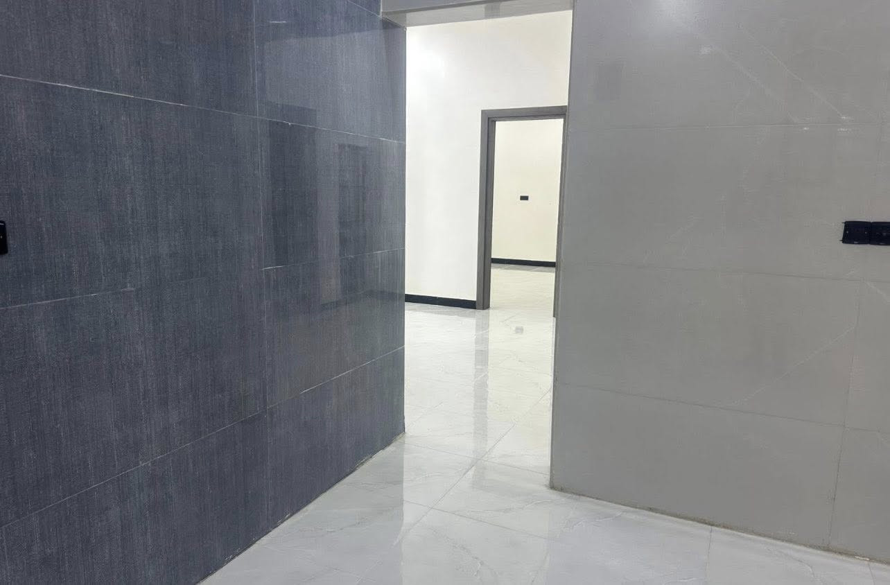 ترقبوا المزيد من اعمالنا لهذا العام 2026🏠🏠
🔹نقدم لكم مجمع سكني(***********)
في مركز البصره له فرعين     {منطقة البهادريه قرب حسينيه الامام علي و قرب حسينة بني ساله} 
🏠🏠🏠يضم مزدوج من المنازل الفخمه بقمة الجاذبيه والجمال مزوده باجمل الحدائق   هي بداية أسلوب حياة جديدة تنبض بالرقي والانسيابيه  ترتقي بمعنى السكن الحديث والمريح ويخليك قريب من كلشي تحتاجه 
منازل صممت بدقه جذابه تعكس صوره جميله  تبدأ من هنا راحه البال 
📌#تفاصيل محتويات كل دار في هذا المجمع هي :
🕦منازل تسليم مفتاح قيد الانشاءتسلم للزبون بالوقت المحدد له  🔑
#مساحته كل منزل 200م
📦#نوع البناء بلوك 
🔖#السعر سعر كل منزل 215 وقابل للتفاوض مع المشتري ولدينا منازل اخرى باسعار اقل من ذلك وحسب المواصفات 
📉#جنس العقار طابو زراعي باسم صاحب الدار 
🟰الفئه طابقين كل فئة 
📌#العنوان الموقع الأول مركز البصره منطقه البهادريه شارع الامام علي 
📌#والموقع الثاني قرب حسينيه بني ساله تتضم 10دور مجاوره 
📱#للاستفسار عنه تواصل مع صاحبه ع هذا الرقم وبالخدمه***********
