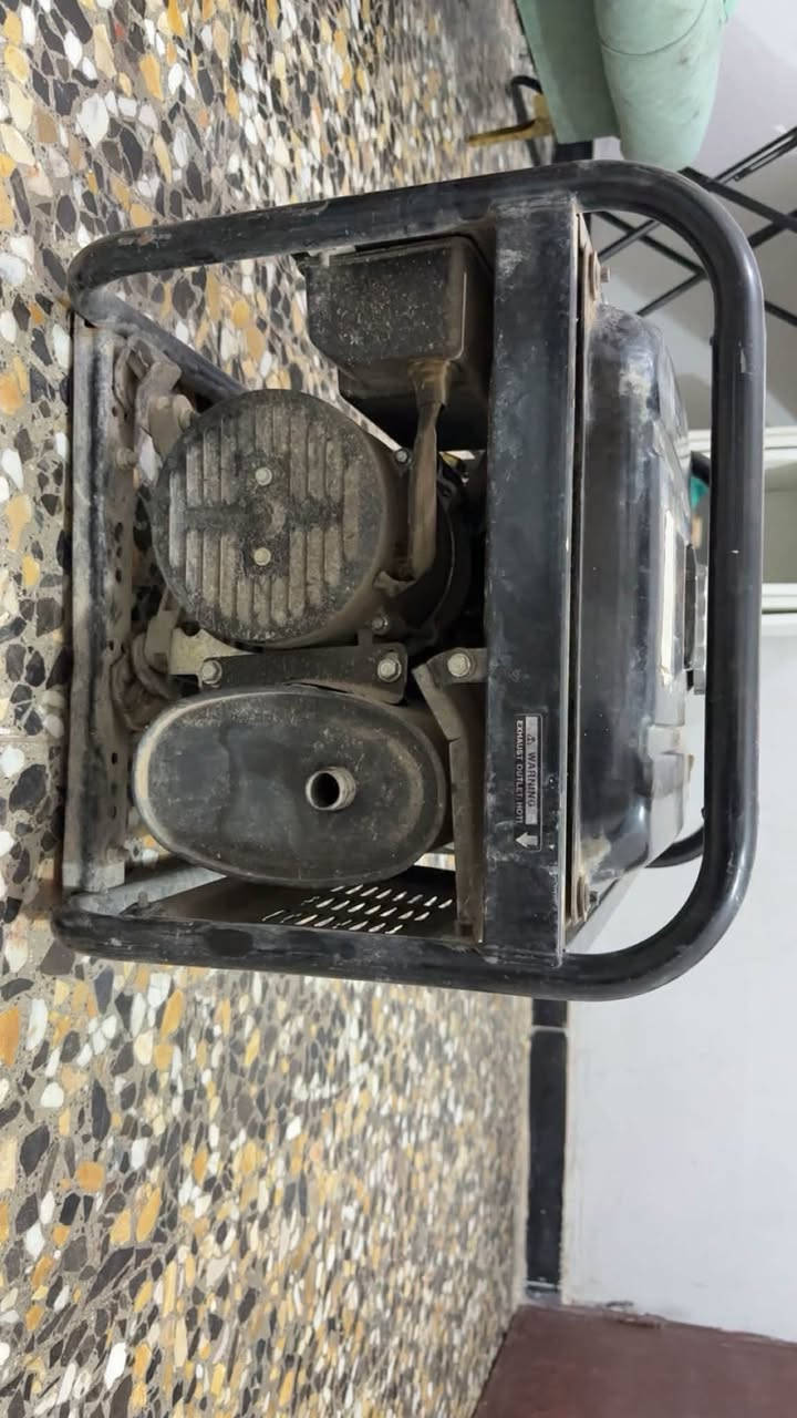 السلام عليكم عندي مولده للبيع نوع السترا 2.5kv
10 امبيرات سعرها400 وبيها مجال وما مستخدمه للتواصل وتساب ***********
