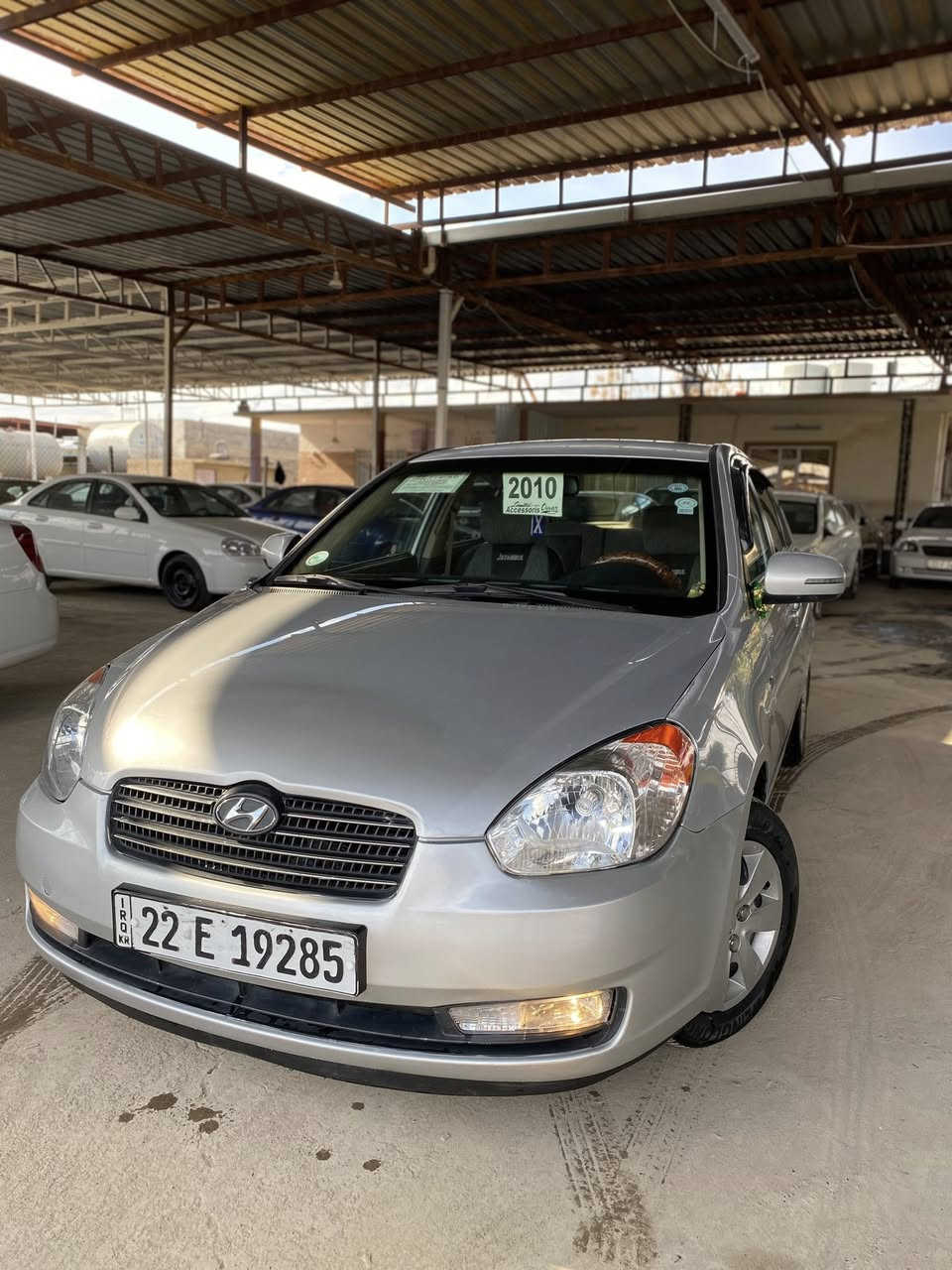 السلام عليكم هونداي اكسنت موديل 2010 محرك 16 بلادي مامفتوح كير اتوماتيك السياره فول مواصفات بس بدون سلايت إشارات بل مري جامات كهرب السياره ارقام سنويه كلو جديد بسمي كابون بانزين بيه السياره جاهزه من جميع النواحي السياره بيه أشويه بل بوند صبغ فقط والباقي كفاله حتى من البارد السعر 98 بي مجال بسيط الموبايل ***********//***********
