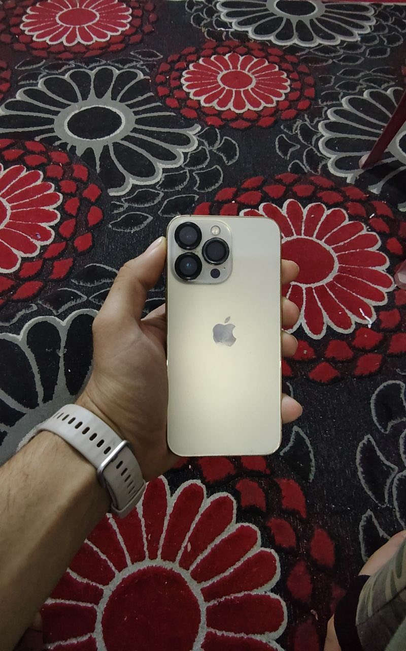 ايفون 13برو للبيع سعر 450الف وبي مجال لا مبدل بي شي ولا مصلح رقمي ***********بطارية 100 ذاكره 256
