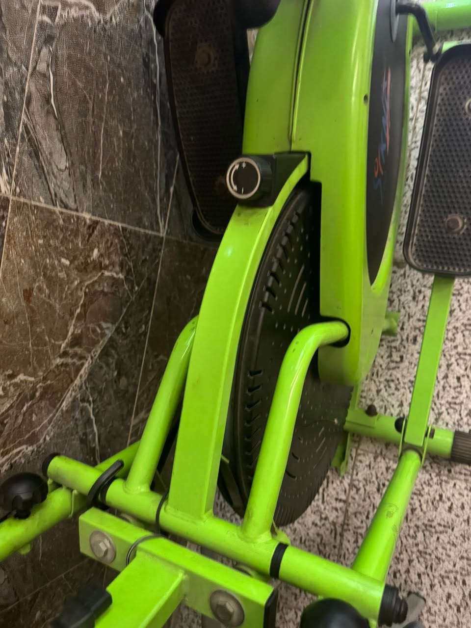 جهاز رشاقة للبيع
بعده جديد ويتحمل اوزان عاليه شغال كامل السعر 75

العنوان بغداد الامين

***********
