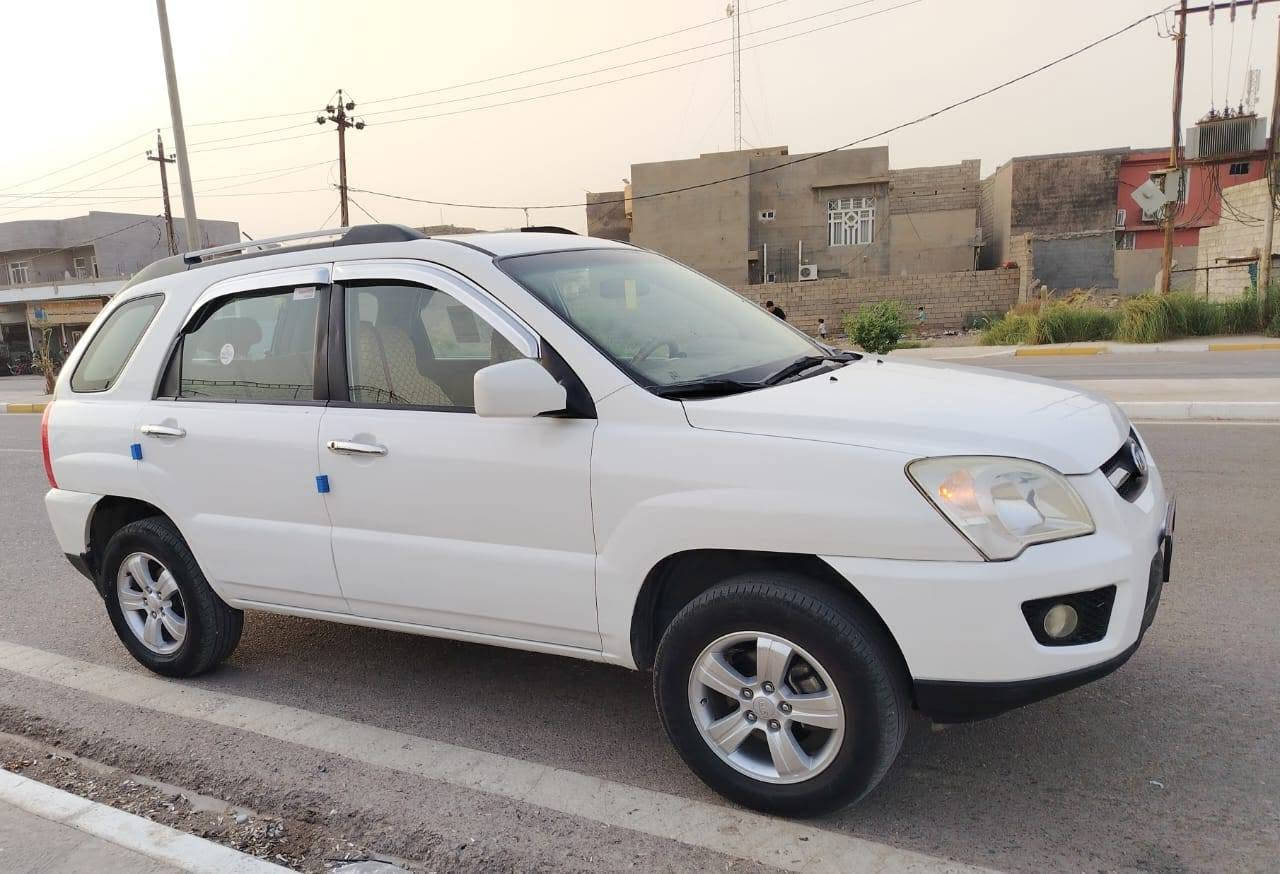 اسبورتج موديل 9 بسمي للبيع عارضها ١١٢ وبيها مجال عنواني ديالى المقدادية محرك ٢٠٠٠ تدفئة تبريد شغال السيارة جاهزة للاستفسار اتصل وادلل ***********
