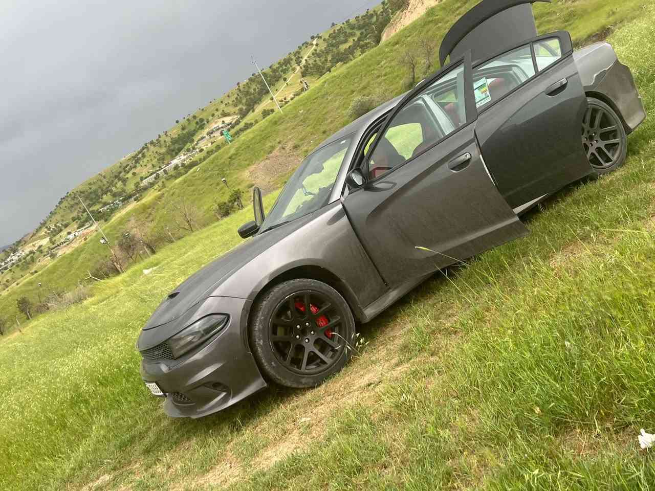 جارجر مديل 2019اصل بسمي
سياره اس ارتي 3600كشن حضن كهربائي شاشه تحكمات ستيرن سياره فول فقط بدون تنته 
سياره بيها بنيد وجاملغ وارد امريكي
العنوان البصره القبله ***********
السعر 178 بيها مجال قليل إتصل وبلخدمه
