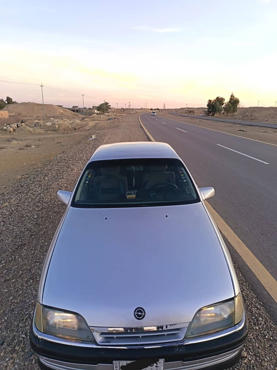 السلام عليكم اوميكه للبيع موديل ٩١ كير محرك جديد شرط 0773 448 1532
