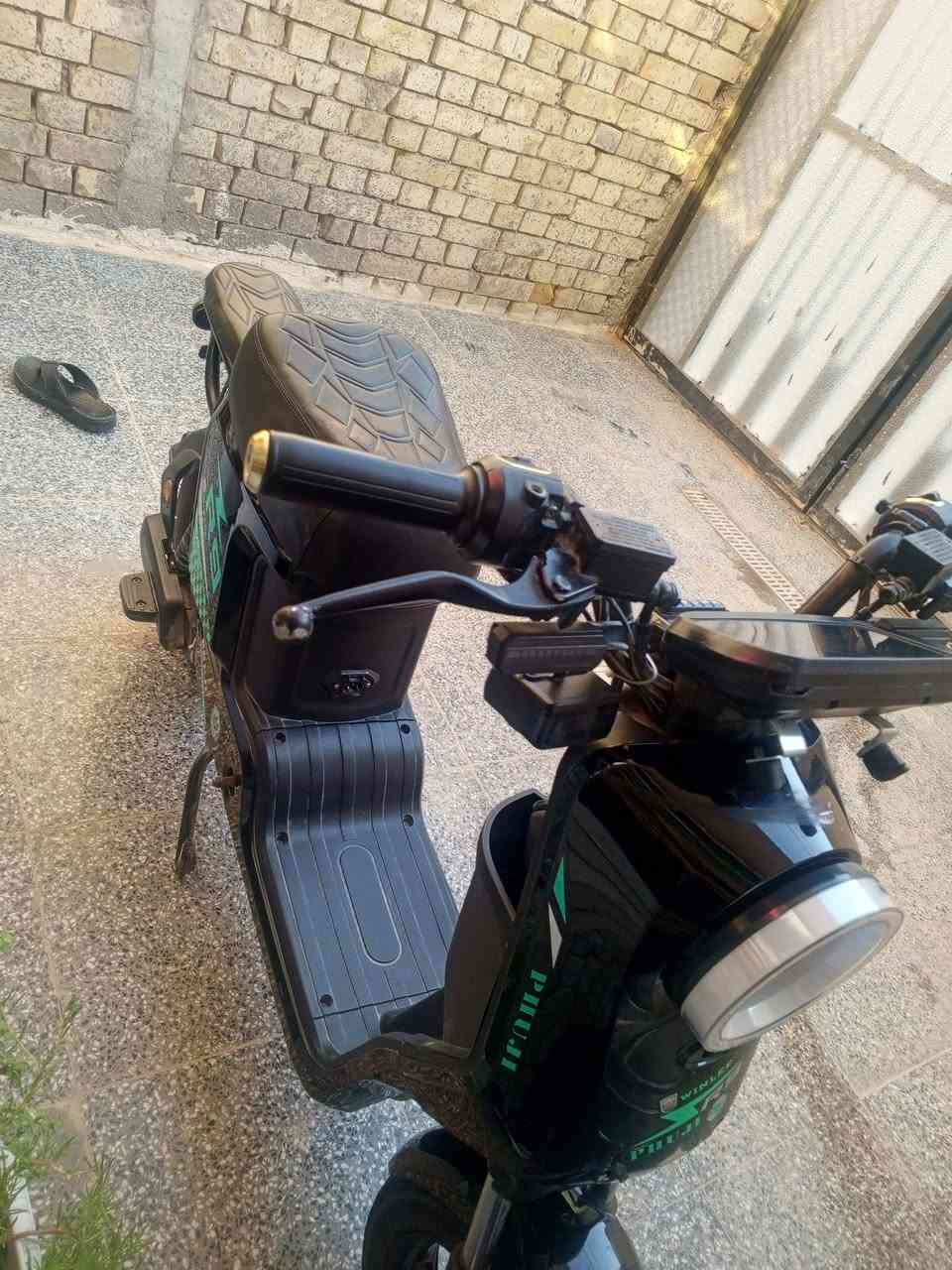 سلام عليكم درجة شحن للبيع R9 بيهاا خدوش بسيطه وسعر 300 وبيهاا مجال ومستعجل عله بيعتهاا 
رقمي *********** تواصل وتساب
