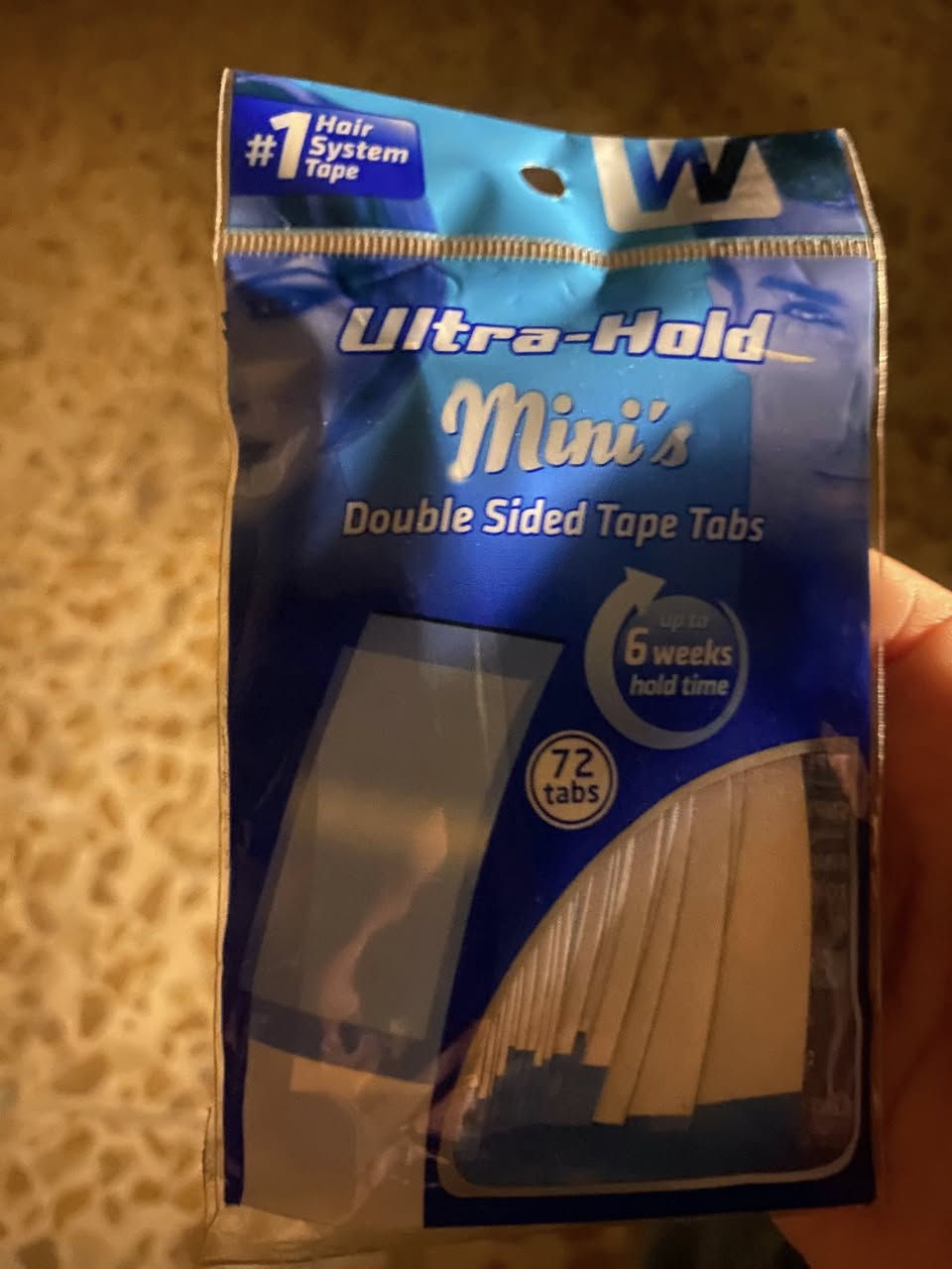 السلام عليكم،
باروكة شعر طبيعي ١٠٠٪؜ 
ويڤي وتموجاته طبيعية كلش وهاي بعد الغسل وهيچ تموجاتها
 لونها بني فاتح على شقار (لونها بالحقيقة احلى بكومة من الصور)
والشعراية كلش ناعمة ولطيفة
طولها يوصل لنصف الظهر 
والشبكة مربعة (سهلة باللبس كلش ومتاخذ وقت)
وعندي هاللاصق الامريكي هم ممكن تستفادون منه إذا تسوون فد تسريحة معينة وتريدون ثبات اكثر للباروكة،
طبعًا سعرها مع اللاصق ٢٥٠ الف، 
اني وصيتهم اثنينهم ب٤٥٠الف 
وبما انهُ الباروكة جديدة وممستعملتها غير بس كم مرة ف لذلك هيچ تستحق يكون سعرها


**إذا كنت صاحب هذا الإعلان وتريد حذفه لأي سبب، رجاءا أرسل رسالة إلى الدعم الفني**