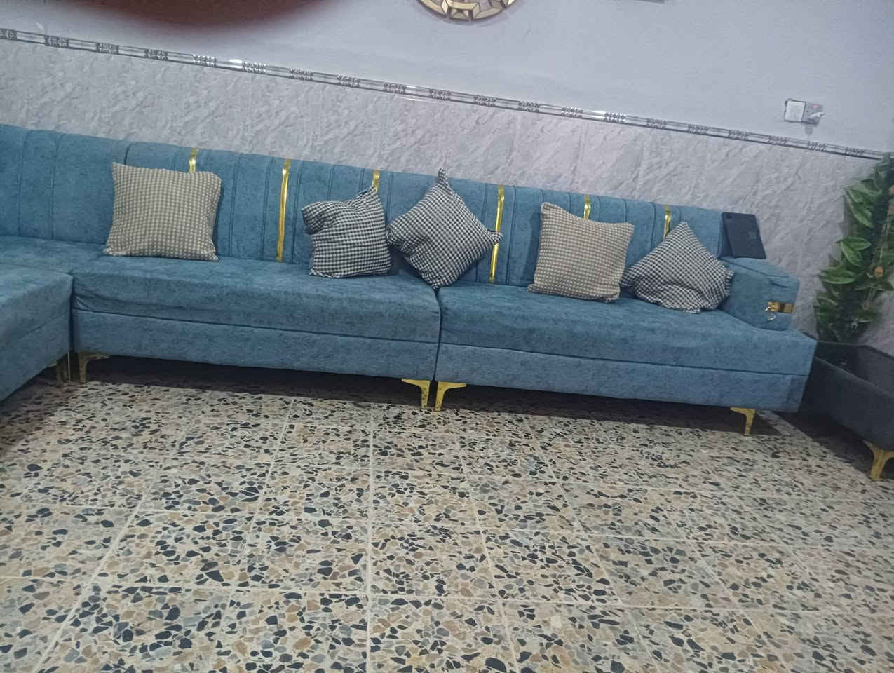 سلام عليكم عدي ديوان يخبل جديد الله أريده 375مكاني زعفرانيه شارع الكهرباء


**إذا كنت صاحب هذا الإعلان وتريد حذفه لأي سبب، رجاءا أرسل رسالة إلى الدعم الفني**