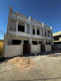 ثلاث عقارات تون قيد الإنشاء عدد (3)  موقع مميز بغداد حي الدوانم   شارع...