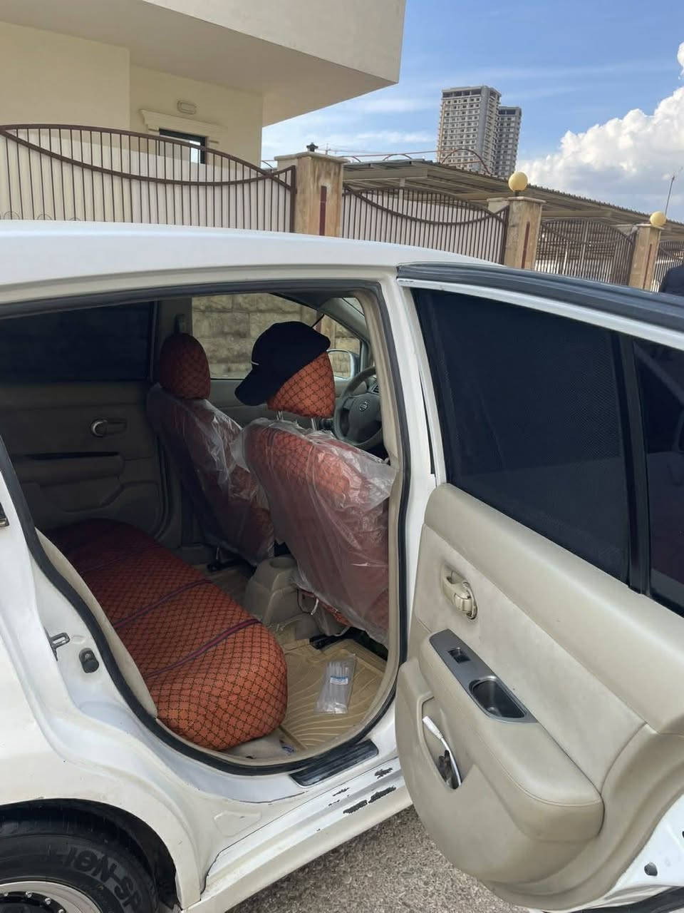 بسم الله الرحمن الرحيم ♥️🌹نيسان تيدا 2011 فول بەس سلايت نيه گێرومەکینەی بەشەرت مەکینە 20 بەناو کردن بە شەرتە 2بارچە و نیو سبوخ 2چاملخی بێشەوە لەگەل نیو سندوق تایە و ویلی نوێ و گەنجانە بەس تایەو ویلەکانی باس 3گەلایە تکایە گەر موشتەری نیت بێزارمان مەکە///*********** أربيل, العراق
