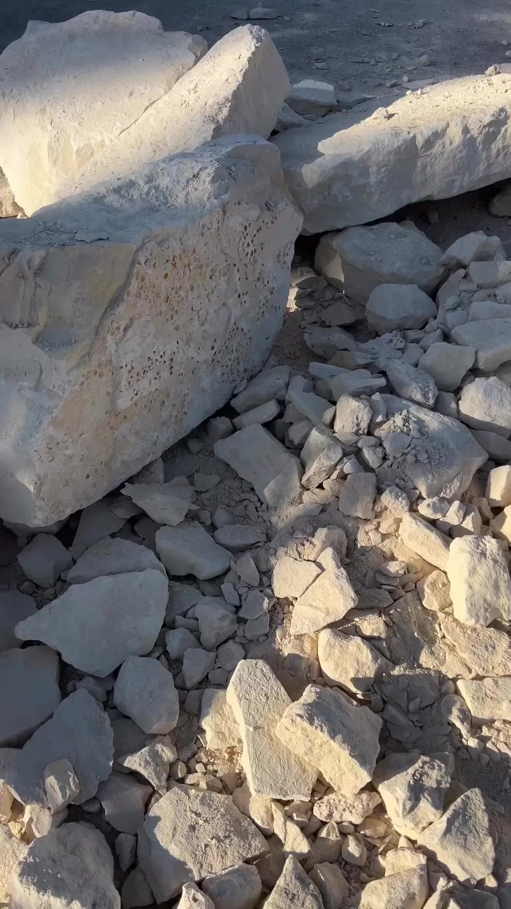 بسم الله
(بناء حجر // كل مايخص بناء حجر  من / اسيجه //حضان// مسند// اساس// مسنايه // بحيرات //سواكي//  بيوت 🏠)) 
عمل جميع محافضات / اسعار مناسبه  / نعمل حسب طلب 
كرسته وعمل / بس عمل / ( ***********) بي واتساب
