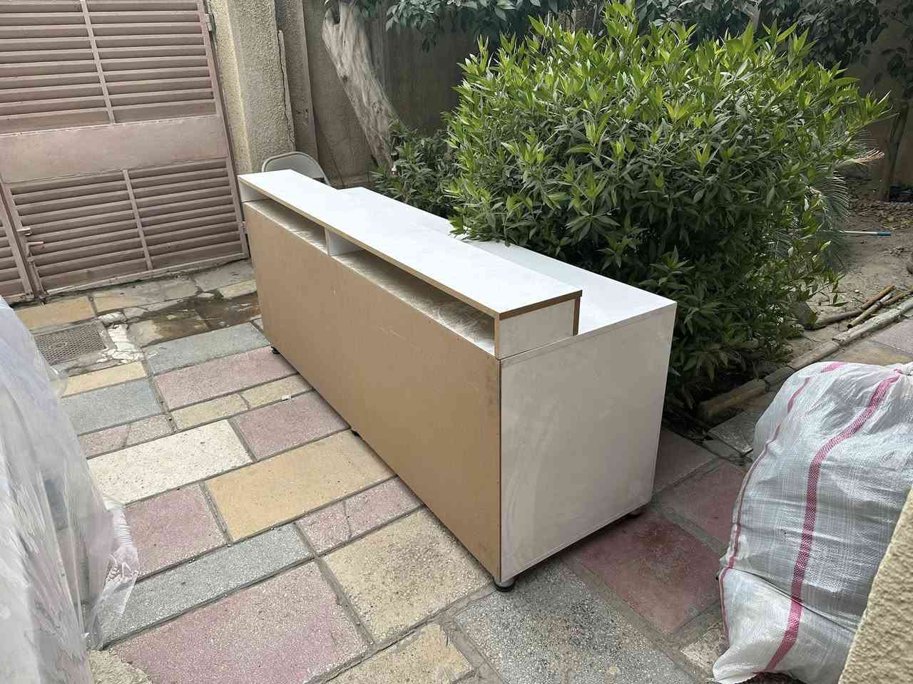 رفوف +اذرع وسجج +كاونتر٣قطع للبيع بسعر مناسب للاتصال على الرقم /***********
