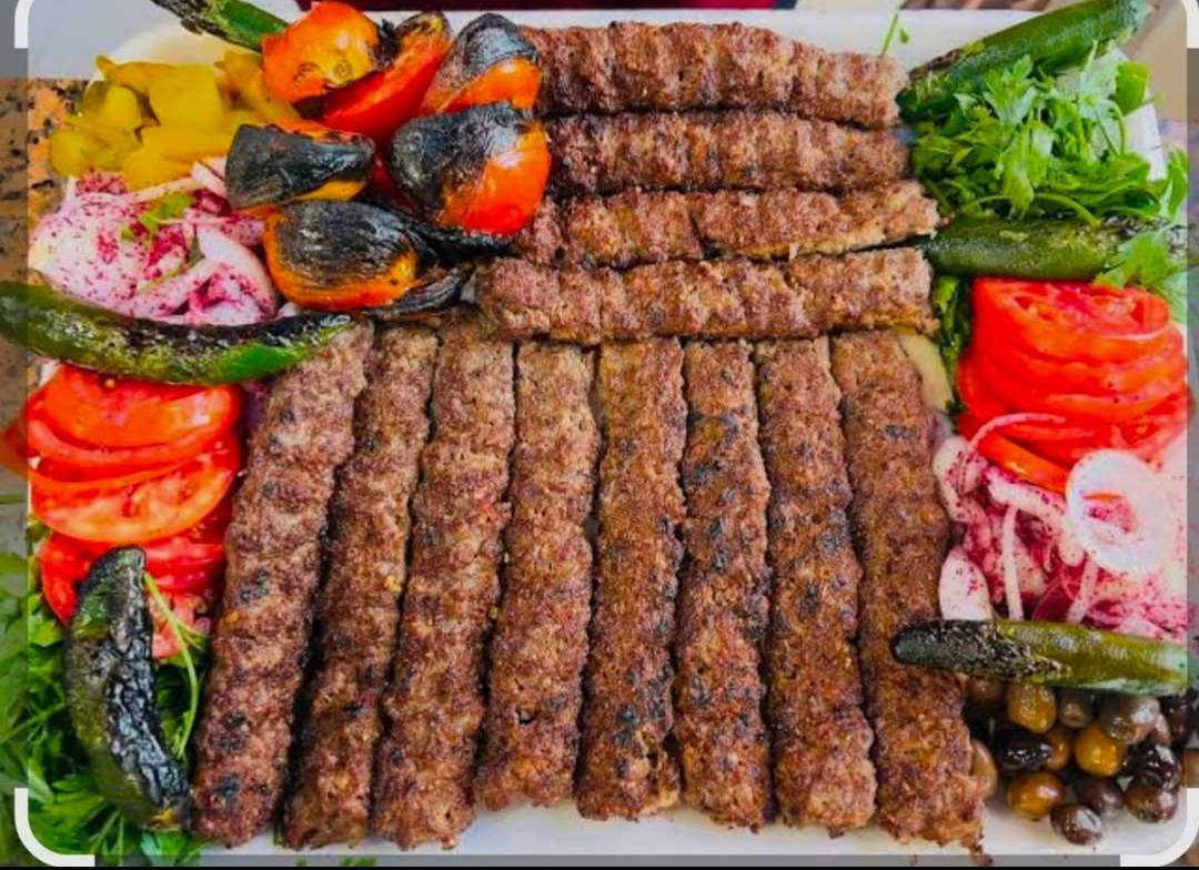 السلام عليكم ورحمه الله وبركاته عن قريب سيتم استفتاح مطعم ركن الرافدين مقابيل افران جنه العلم مجاور محلات شيخ البدو أن شاء الله العروض راح تكون ترضي الجميع واسعار مناسبه جداً كباب الحم جدام عينك  اثرمو وشوي وبل اضافه الى ذالك خبز حار  مال عرب داخل الصاله اسعار ترضي الجميع أن شاء الله وطعم مختلف  وموبس هذا أمتار كباب داخل الصاله 
كص 
كباب لحم 
كباب دجاج 
تكه لحم وتكه دجاج ومعلاك وبيض غنم وچلاوي وكلب  
دجاج شوي عل فحم وعل غاز 
جفنات داخل الصاله وسفري 
وفطور صباحي بيض وفلافل  ومخلبه فقط صباحي 
خبز حااار اب حار من المخبز عل مطعم 

 ملاحظه العمال والمجمعات  والقوات الئمنيه مثل المراكز والصيطرات  اكو عرض خاص الهم


**إذا كنت صاحب هذا الإعلان وتريد حذفه لأي سبب، رجاءا أرسل رسالة إلى الدعم الفني**