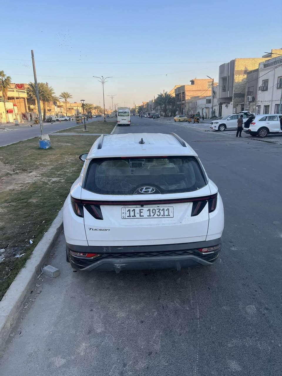 توسان خليجي مديل 24فول ماعدة بنرامة مري شفط تحية بليدات كشنات كهرباية بيهة بارد وبيهة صبغ قطعتين وبيهة نواقص بصيطة جدن ابيع علا وضعهة سعر 190بيهة مجال مو شراي لا تخابر السيارة بسمي ***********
