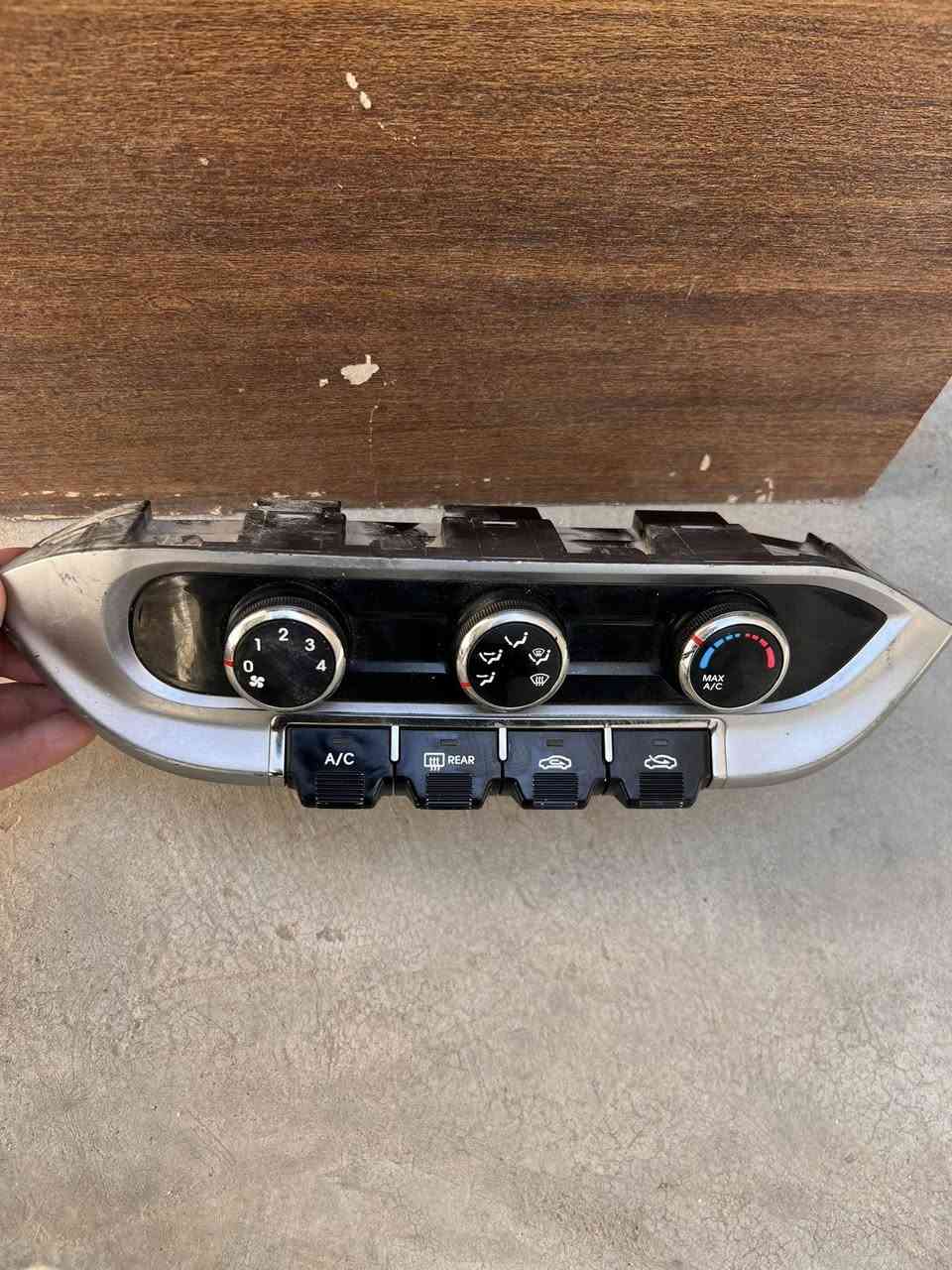 السلام عليكم
غراض كيا ريو من موديل 12 الى 16 

ابيعهن شلع بسعر مناسب 

واليفيده شي ياخذ هم ميخالف 

***********
