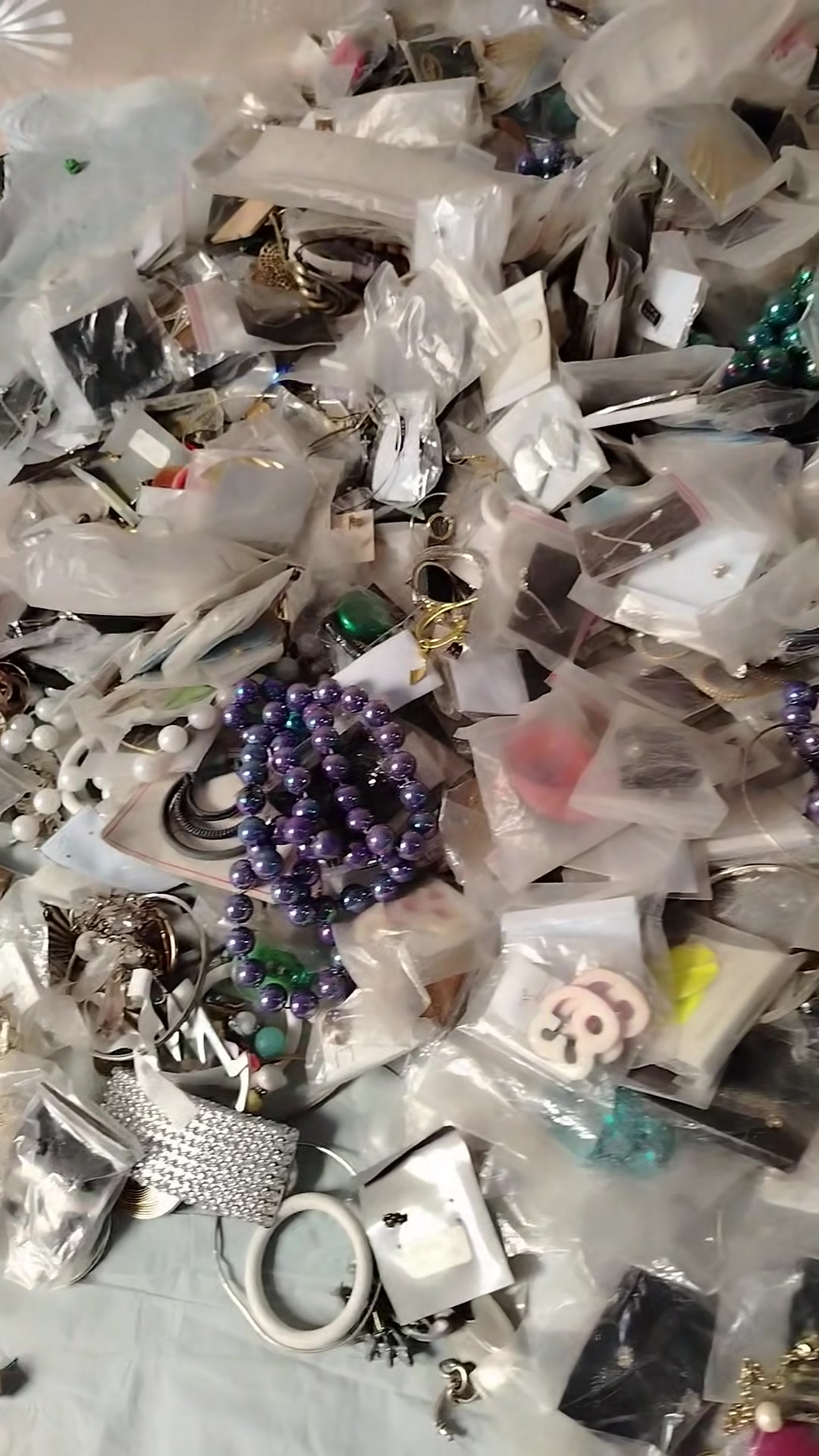 السلام عليكم اكسسوارات اوربيه أكثر من 450قطعه
السعر25 الف

علماان بعض القطع مطليه بالفضه


**إذا كنت صاحب هذا الإعلان وتريد حذفه لأي سبب، رجاءا أرسل رسالة إلى الدعم الفني**