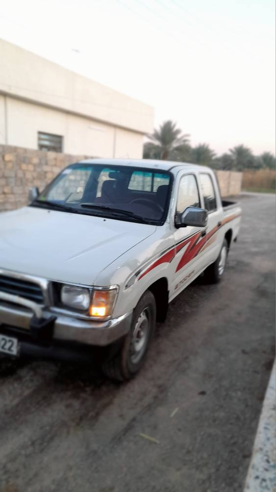 السلام عليكم تيوته دبل قماره 2001 رقم اربيل بسمي محرك 2700 محرك وكير مكفول داخل السياره احمر المرغوب كشنات بطاين بوب كله نضيف كهربائيات كله شغاله تخم تايرت بيه اربع قطع صبغ ابيع حزام السياره نصبته تخبل احله من الصور السعر 90 ورقة وبيه مجال للشراي المكان براهيم بن علي او الكرمه داخل السور...  مكلف بل نشر 
 رقم صاحب السياره ***********
