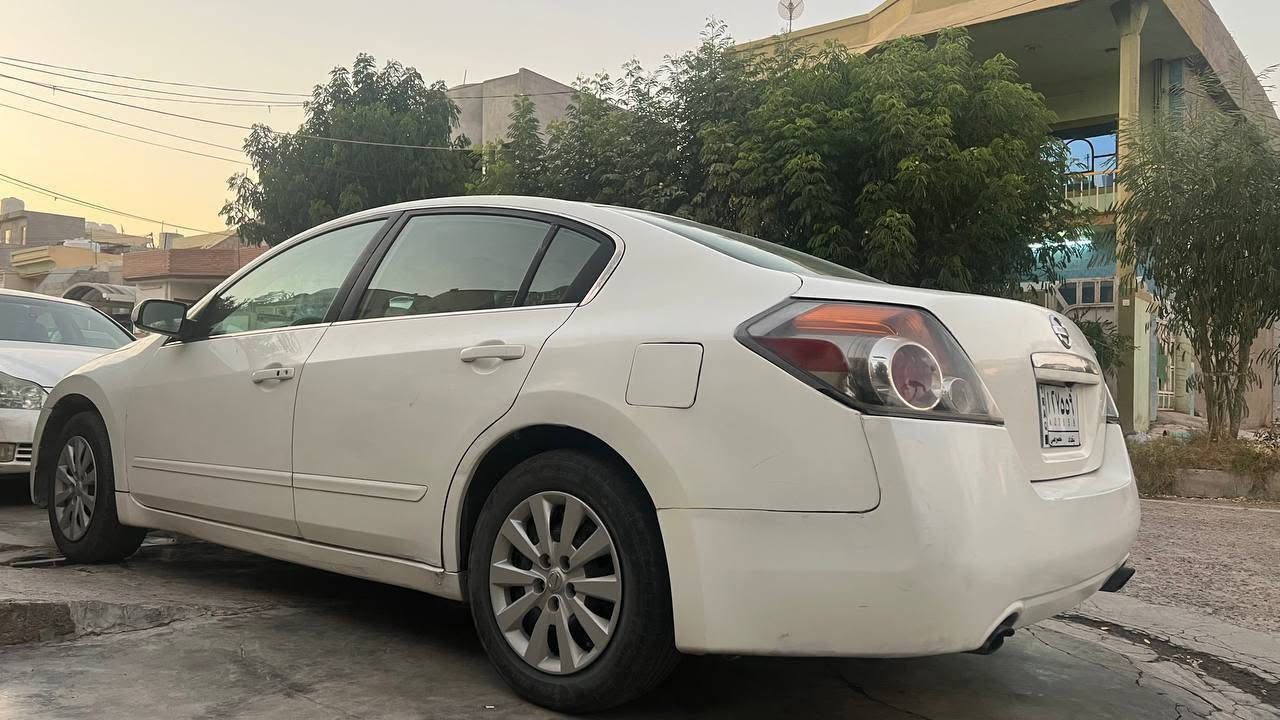 نیسان ئاڵتیما مۆدێل ٢٠٠٩ بۆ فرۆشتن...
​
سەیارەی نیسان ئاڵتیما مۆدێل ٢٠٠٩ (بڕاوە) بۆ فرۆشتن بە دۆخێکی زۆر باش و خاوێن
​مۆدێل: ٢٠٠٩
​ڕەنگ: سەدەفی (سپی)
​مەکینە و گێڕ: بە شەرت، زۆر تەندروست و بێ کێشەیە
​دۆخی ژێرەوە و سواری: ئۆنسە و بەستنەوەی ژێرەوەی تەواو توندوتۆڵە، سوارییەکی زۆر نەرم و بێ دەنگی هەیە.

​تێبینی: سەیارەکە بڕاوەیە
​شوێن: کەلار
​نرخ: ٤٣ وەرقە (لەگەڵ مەعاملەیەکی زۆر کەم)
​📞 ژمارەی پەیوەندی: ***********
