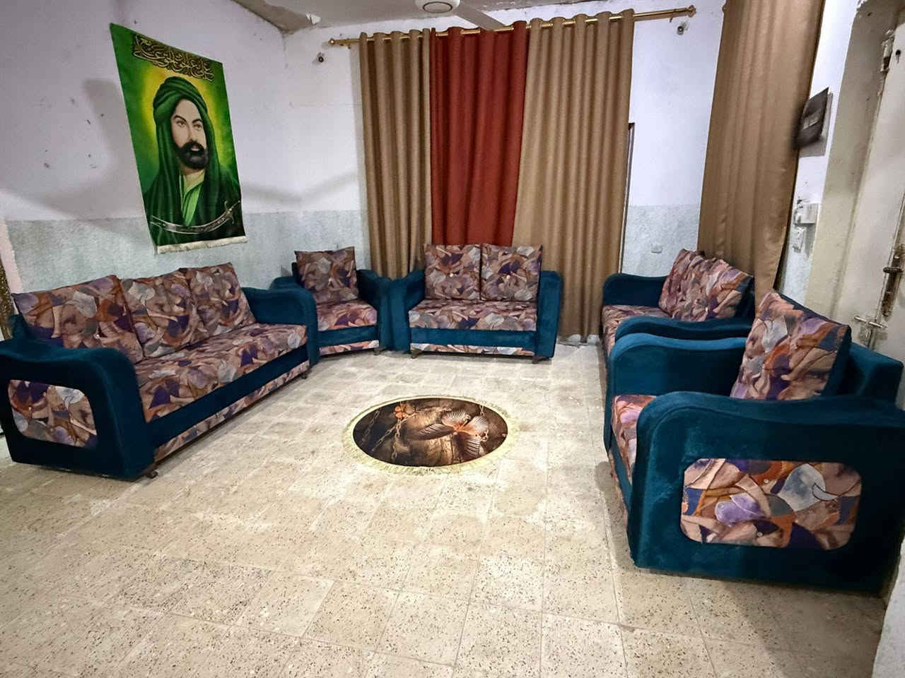 السلام عليكم تخم كلش نضيف للبيع السعر ٣٠٠ الف وبيه مجال رقم الموبايل ***********
