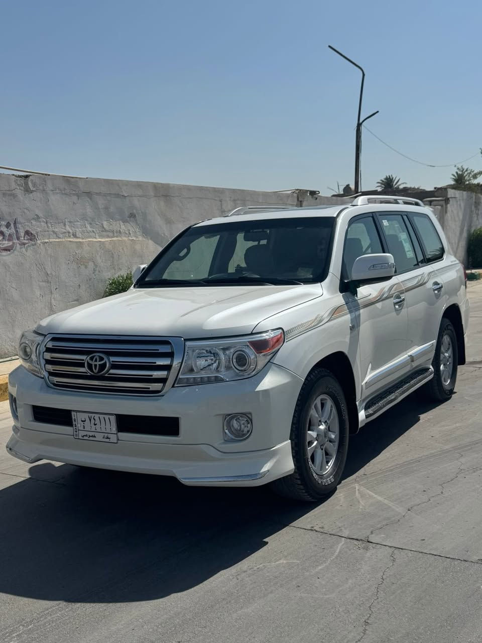 سلام عليكم لاندكروز 2010 محدث 2015 للاستفسار اتصال ع رقم ***********
