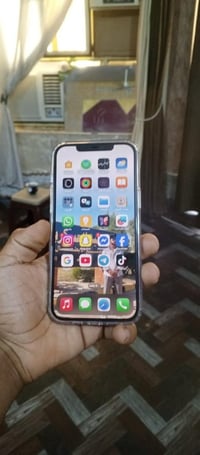 12 برو ماكس نضيف ما مبدل ولا قطعة   بطارية 🔋 89   الجهاز تجي تاخذة على...