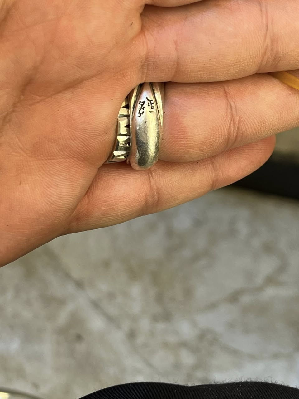 سلام عليكم جزعه اصل وفصل كوفي قديم 
صياغة امير التميمي قياس 22 و 21 ايلبس 

ستفسار خاص 
***********
