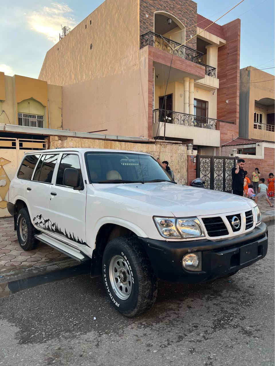 نیسان پەتڕۆڵ مۆدیل ٢٠٠١ محسن سەیارەکە حیزام نیە بە حیزام دەیفرۆشم غازو بەنزینە ڕەقەم مزایدەیە کتابی مزایدەی هەیە حدود لۆ حدود بە شەرت پێی بگەڕێ کەم مەسرەفەو بێ کێشیە 
***********
سعریشی ٧٥ مەجالەکی کەم أربيل, العراق

