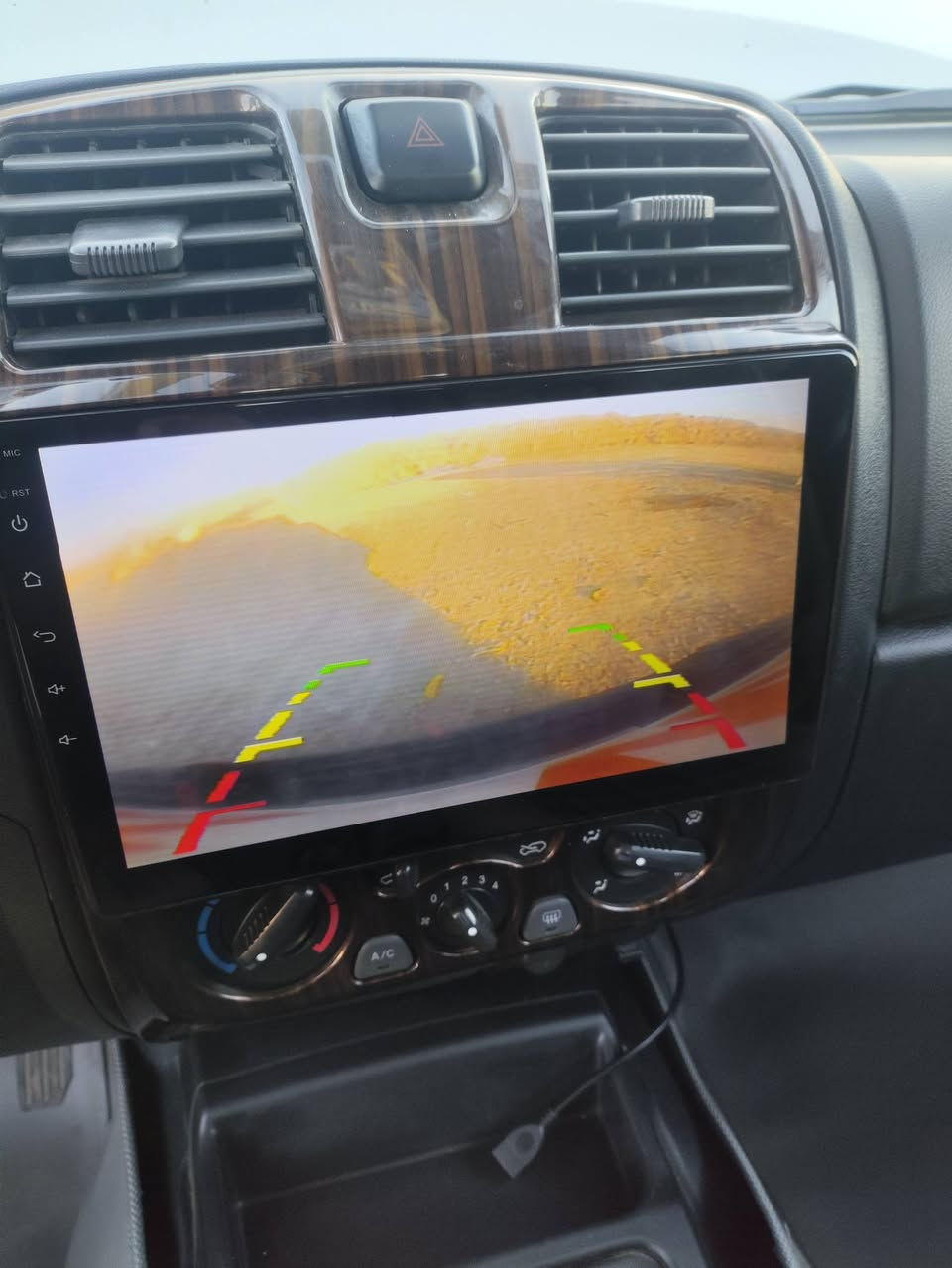 السلام عليكم مقفوله كفاله عامه موديل 21 ماشيه 25,000 مكان واسط الرقم بغداد ***********
***********4
