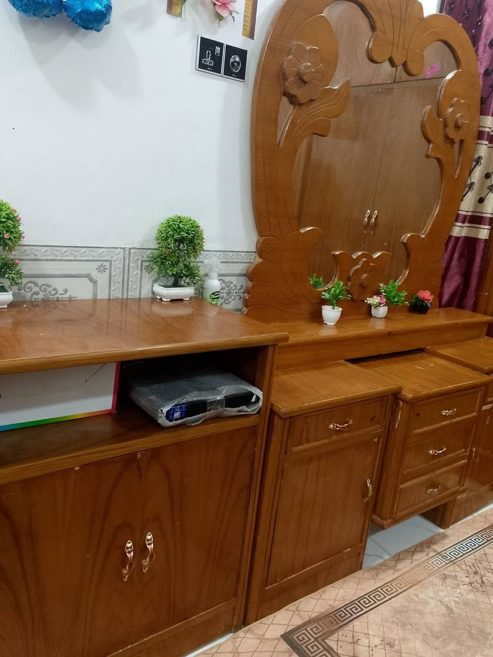 غرفة نوم صاج عراقي تسكام 7قطع النضافة مثل ماواضح بصور سعرها ٥٠٠الف العنوان كربلاء التواصل ع الرقم ***********
