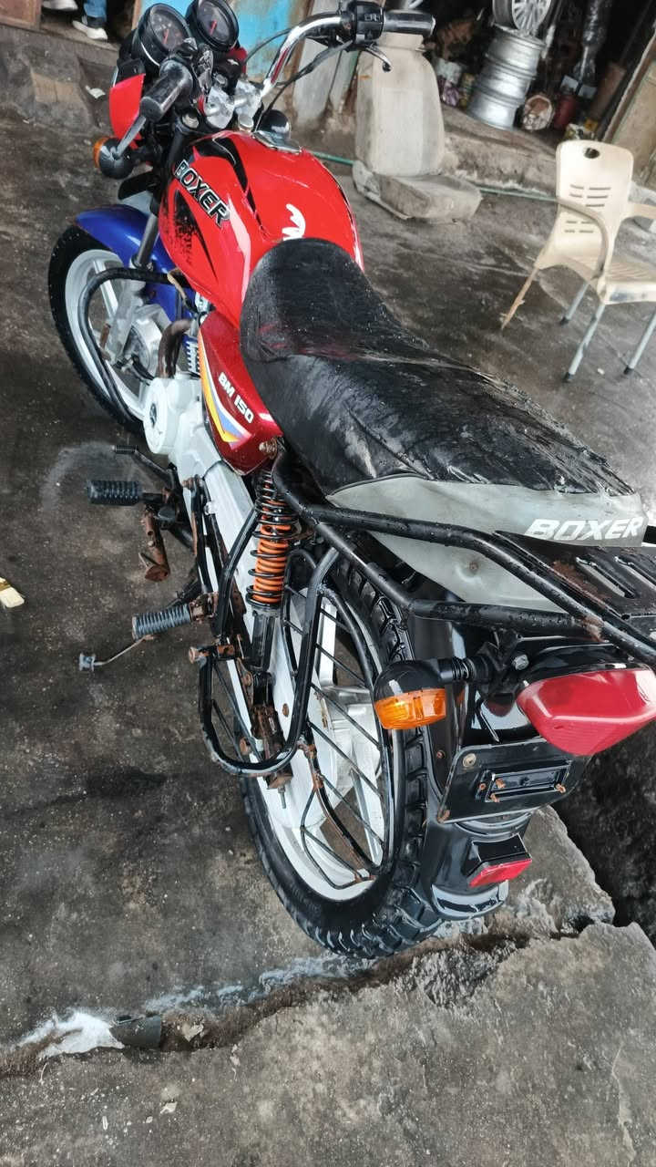 بوكسر ادوات السعر ٧٥٠ قفل 
دراجه مكفوله عشائر
***********
مكاني كرمة علي
