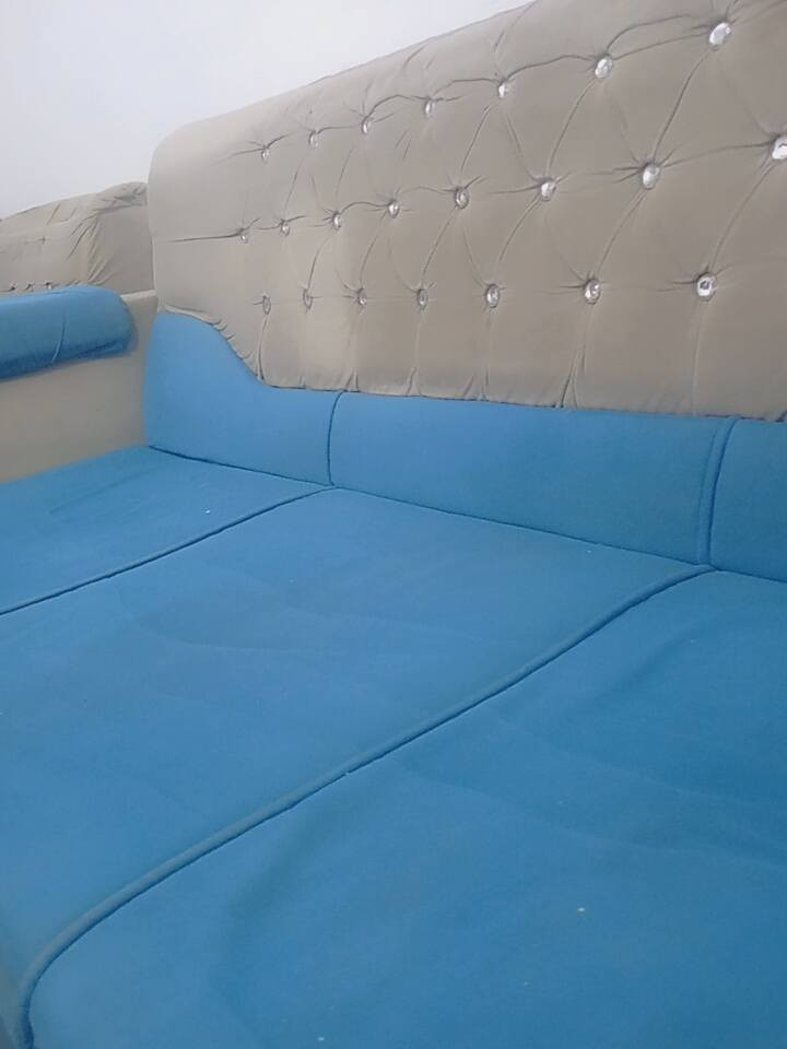 السلام عليكم قنفات للبيع سعر 150 بي مجال حي العسكري قرب جامع الخالدي ***********
