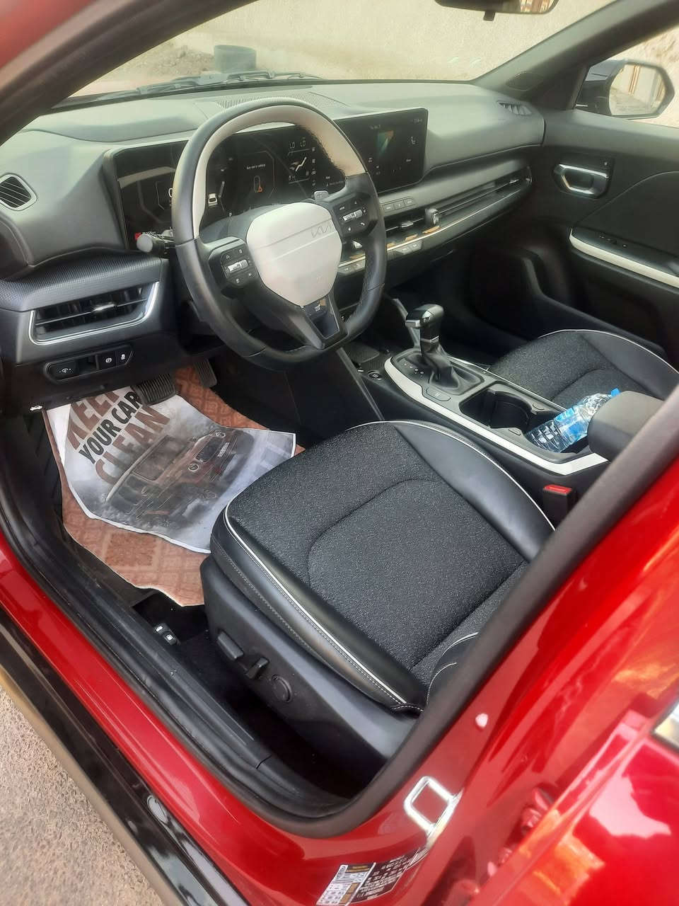 السلام عليكم كي فور موديل ٢٠٢٥ ماشيه ٤٠٠٠ السياره مرقمه بأسمي ليبل واحد بيه صبغ نصف باب خلف السائق  بيه بارد مكانات صغار تكحيل باب السايق كارت مكان السياره بغداد جيتي لاين محرك ٢٠٠٠ السياره جديده السعر ١٩٠ $ الشراي يتصل ***********
