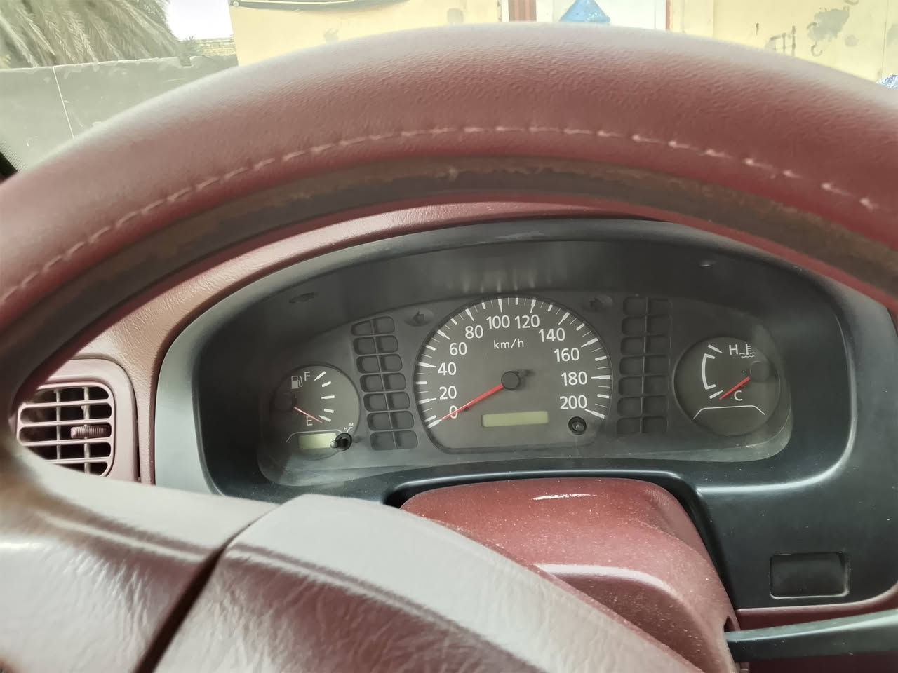 نيسان 2012 للبيع سياره حلوه   ***********
