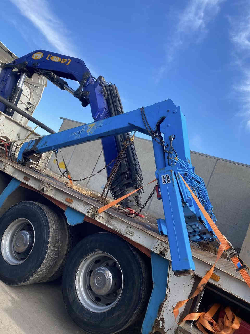 سلام عليكم 
للبيع كرين سوبر زيد ٥طن ٢ سلايت 
***********
***********
