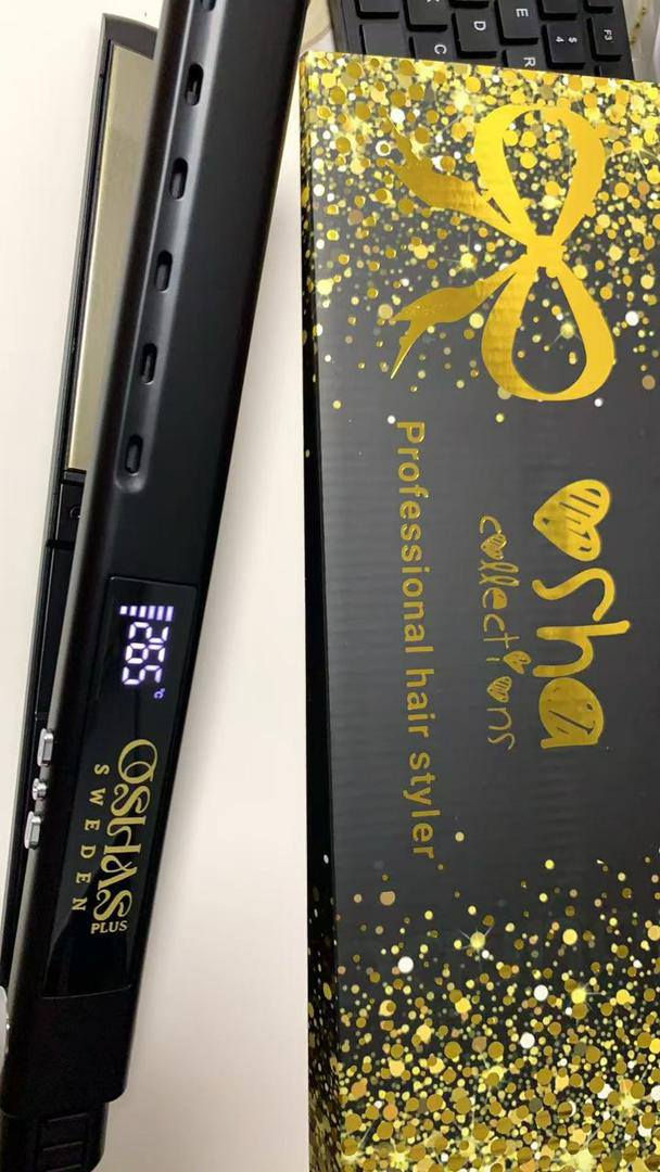 مكوة_اوشا- الرفيعة المكوه الرفيعه آخر اصدر ومميزاتها زياده في درجه الحراره عاليه 510درجه - 265فهرنهايت خاصيه الاهتزاز لمنع التقصف ممتازه في لف الشعر ممتازه لشغل البوتين والكرياتين فرد الشعر لايفك سريع  خفيفه الوزن والشكل الرفيع البيسهل عمليه اللف اهم ميزة ذر القفل من ورا المكوة بجي مفتوح وبتقفلي عشان تحمي الاطفال  الكفر المصنع غير الخامه لي اقوي اضافه طبقة نانو بلس عشان الشعر يطلع المع وما يعمل كهرباء استاتيكيه لي ناس شعرهم بيقيف
يدك اليمين في البيت وشغل الصالونات والتساريح معاها قلفز  يدك من الحرارة كمان مشط للطلب https://chat.whatsapp.com/EcmmFWvGbgg3YjED7g0K3V?mode=gi_t


**إذا كنت صاحب هذا الإعلان وتريد حذفه لأي سبب، رجاءا أرسل رسالة إلى الدعم الفني**