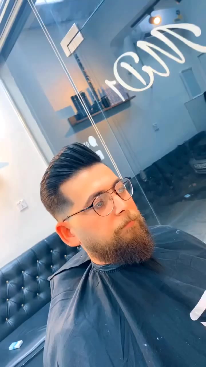 الحلاقه بعد مو بالصالون الحلاقه صارت خدمة توصلك لبيتك تكدر تحجز الوقت الي تريده متوفر في جميع ايام العيد للتواصل *********** 🛑
