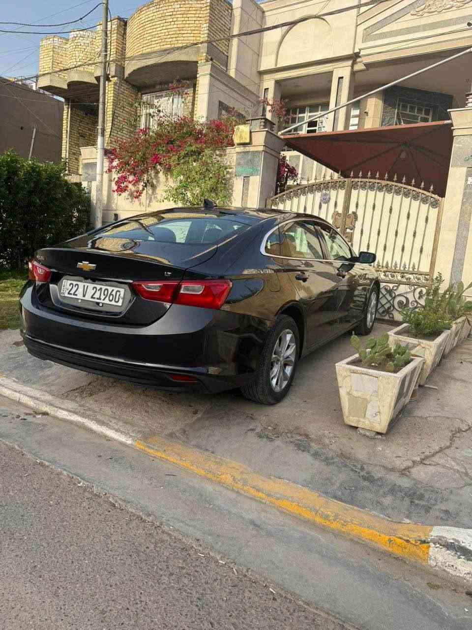 ماليبو 2023 LT  لون حبري 🫟 امريكي 
ترقيم جديد ( اربيل )) بچم كبس صندوق كبس
الضرر// فقط باب خلفي مبدل نفس اللون  وتصليح بالجاملغ الخلفي  
صور الضرر مرفقه رقم الشاصي 1G1ZD5STXPF192690
المواصفات  LT
🔴بصمه ابواب جنطه /تشغيل عن بعد 
🔴 نقاط عمياء / رادارات امامي خلفي 
🛑محرك 1500 توربو  / قياده ذاتيه
🔴سايد بريك بصمه / مانع انزلاق
🛑لدات اماميه نهاري / حساسات خلفية
🛑 اوتو بريك /توقف ذاتي عند الاقتراب 
🛑كشنات تدفئه + كهرباء 
🛑تبريد مناخين منفصل SYNC
🛑تبريد قطعتين امامي خلفي 
🛑شاشه كبيره تدعم كاربلي/خرائط Gps
🛑كامره خلفيه / كروز مثبت سرعه
🛑شاشة ضبط واعطال بل دشبول
🛑منافذ USP/ 12V /Tip
🛑حساس اطارات / 4 دسك/ Abs
سعر 122 بي مجال 
📍:— بغداد / بغداد الجديدة 
📞:— *********** بغداد, العراق
