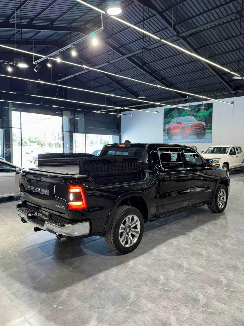 Dodge raam
دوج رام 

موديل 2024 

مواصفات لونك هورن لميتيد فول فول 
ماشية 95 الف كيلو 

وكالة هارلم كفالة عام خليجية 

عنوان اربيل شارع 100 

السعر 510$ و بيه مجال بسيط 

للتواصل واستفسار 

*********** 

***********
