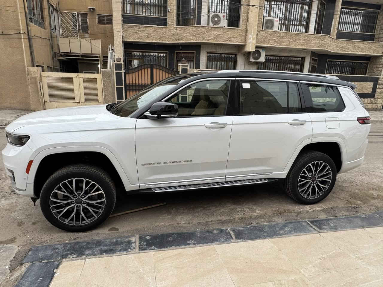 جيب سومت خليجي موديل 2022 فول الفول اعلى فئة ضمان هارلم
رقم اربيل 
8 سلندر محرك 5700
مكفوله من الصبغ والبارد 
عداد المسافه 89000
السعر 41000$ وبي مجال 
***********
