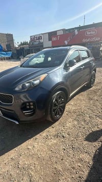 سبورتيج ٢٠١٩ بغداد لون حبري بها جاملغ وقليل من طرف البنيد مراوس ب توسا...