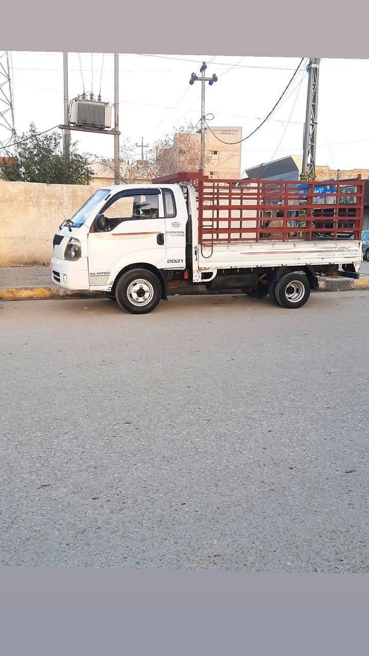 السعر 89 بيع مستعجل كيه فحل 2014 بسمي سنويه٢٨ جديده رقم قادسية تحول مباشر بسمي كير ومكينه وتخم تاير كفاله شاصي ورقم شاصي مكفول محجر تسكام سياره جاهز لشغل بلعافيه عل ياخذه 
مكان دوانيه ***********
