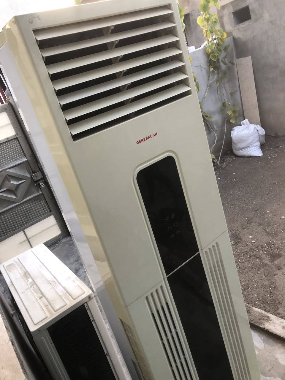 سبلیت عامودي
٣طن هی مالی خۆمانە زۆر زۆر پاکە مەزبوتەو غازی تێیە
مارکەی جەنەڕاڵە 
نرخی٥٠٠هەزارو مەجال
*********** کرکوک رحیم اوا
