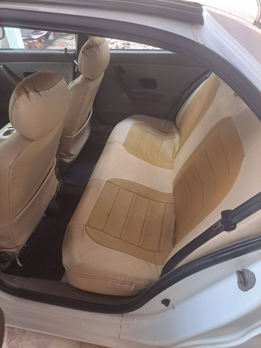 سلام عليكم سمند ناطقه2011 داخل جلد بيجي نضيف كشرها نضيف يوجد تحت الباب زنجار خفيف جداً فقط مكفوله من الصبغ والغرامات سنويه ما صاقطه رقمها بغداد خصوصي سعرها 50 وبيها مجال ***********
